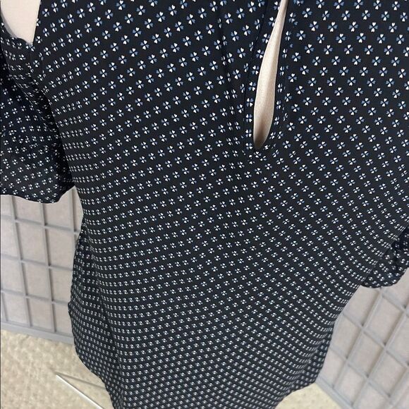 Tristan Monochrome Cold Shoulder Blouse - Picture 4 of 6